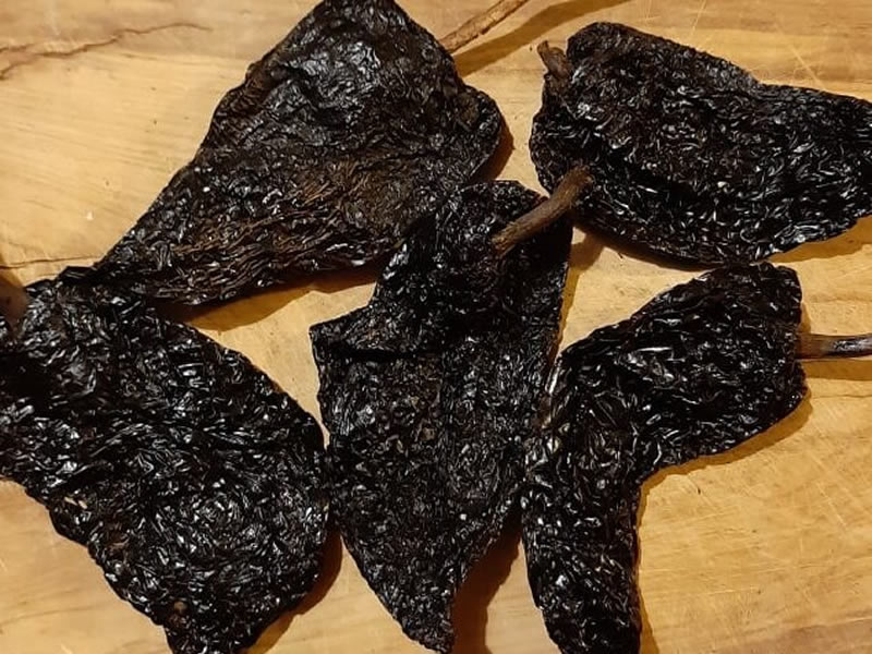 Ancho Whole Dried Chilli (50g)